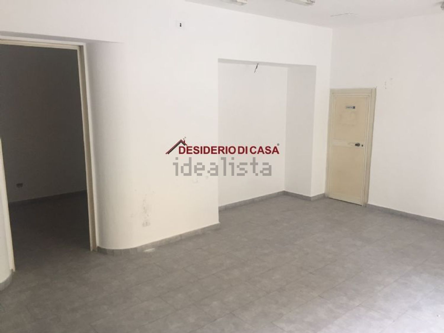 locale commerciale in affitto a Bagheria