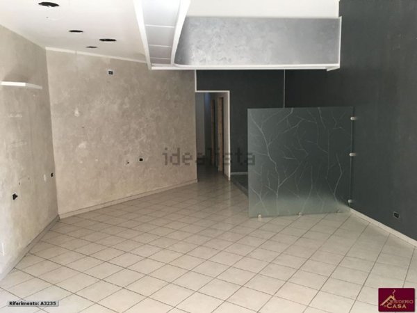locale commerciale in affitto a Bagheria