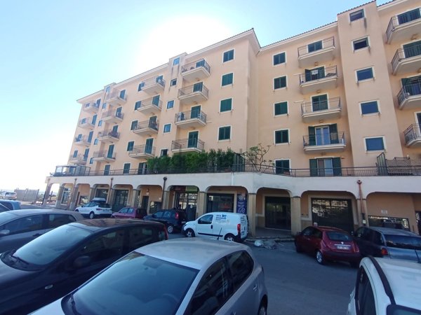 locale commerciale in affitto a Bagheria