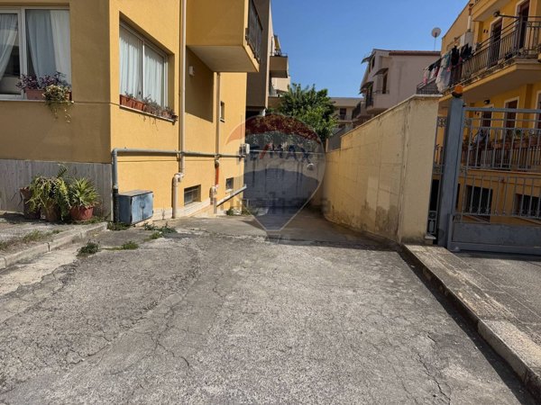 locale commerciale in affitto a Bagheria