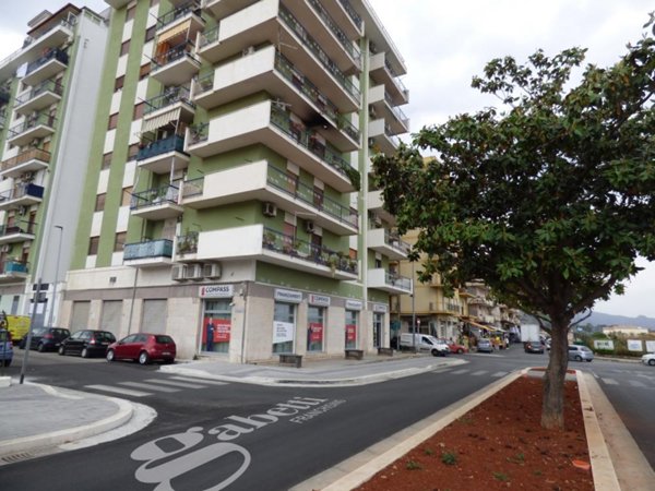 negozio in affitto a Bagheria