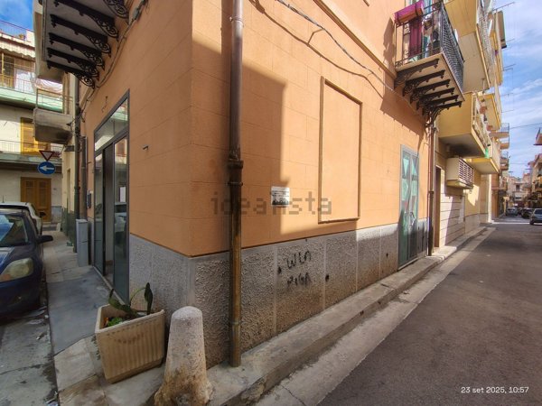 locale commerciale in affitto a Bagheria