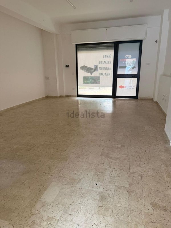 locale commerciale in affitto a Bagheria