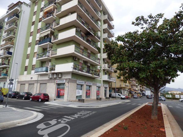 locale commerciale in affitto a Bagheria