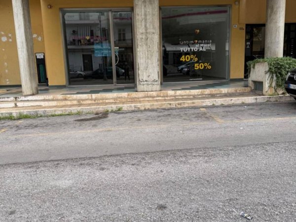 negozio in affitto a Bagheria in zona Centro Città