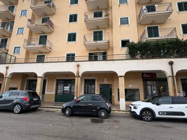 negozio in affitto a Bagheria