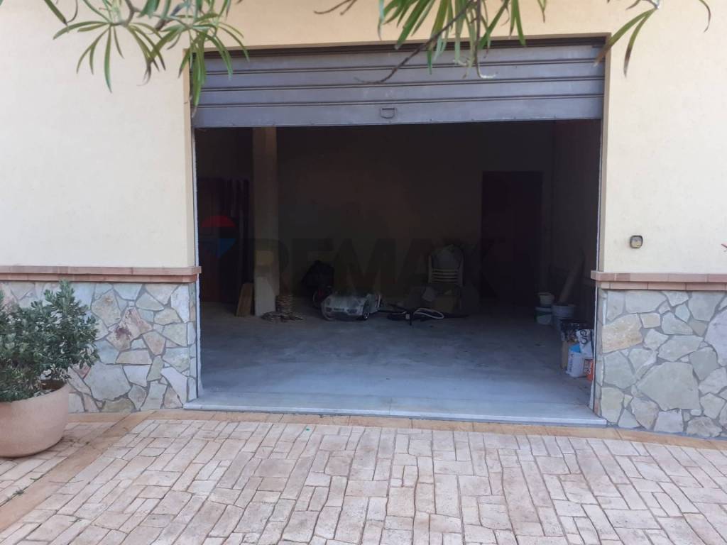 negozio in affitto a Bagheria in zona Centro Città