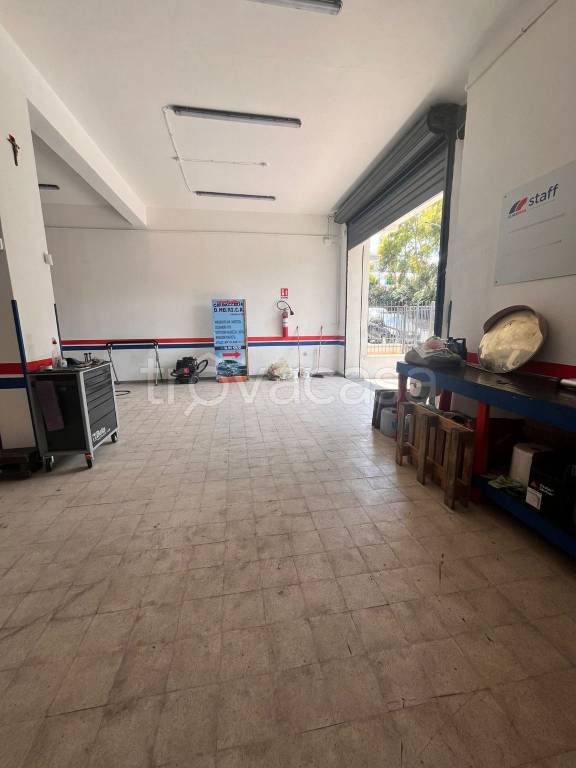 locale commerciale in affitto a Bagheria