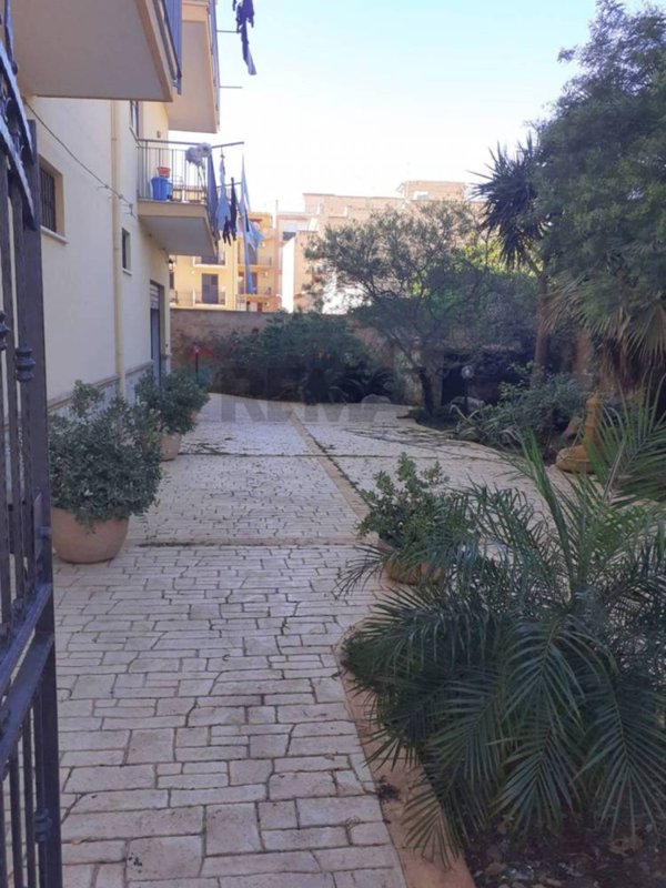 locale commerciale in affitto a Bagheria in zona Centro Città