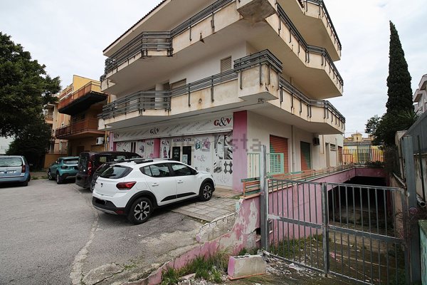 locale commerciale in affitto a Bagheria