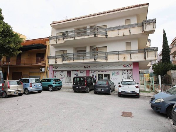 negozio in affitto a Bagheria