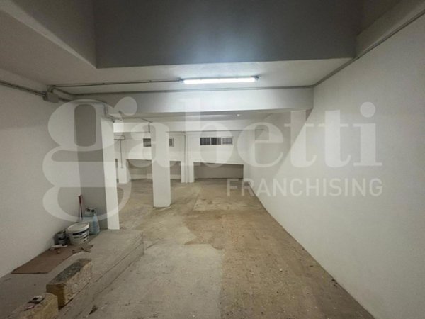 locale commerciale in affitto a Bagheria