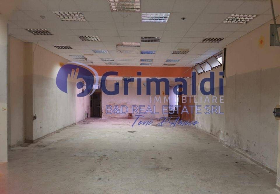 negozio in affitto a Bagheria in zona Centro Città