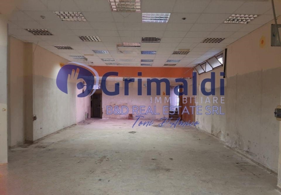 negozio in affitto a Bagheria in zona Centro Città