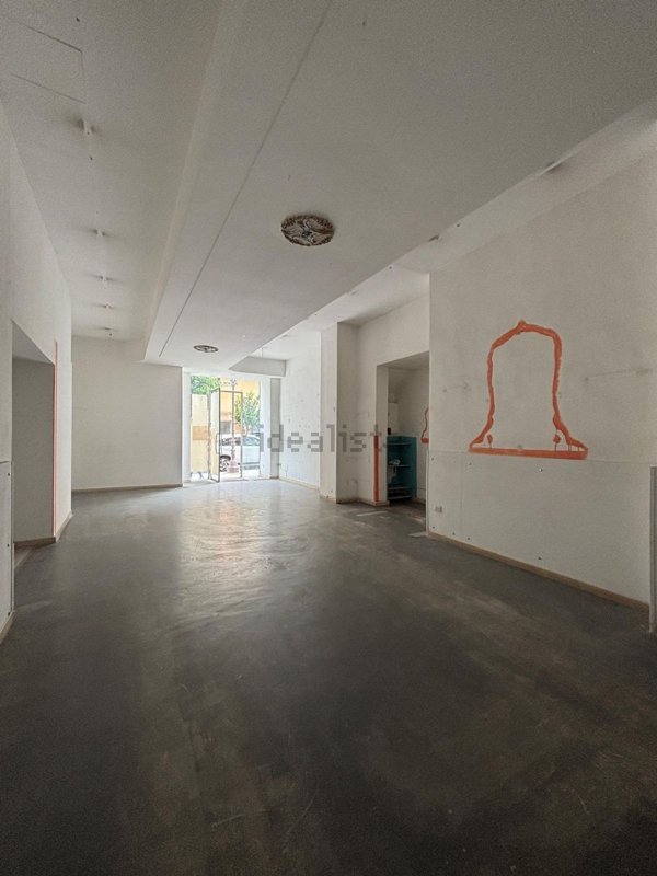 locale commerciale in affitto a Bagheria