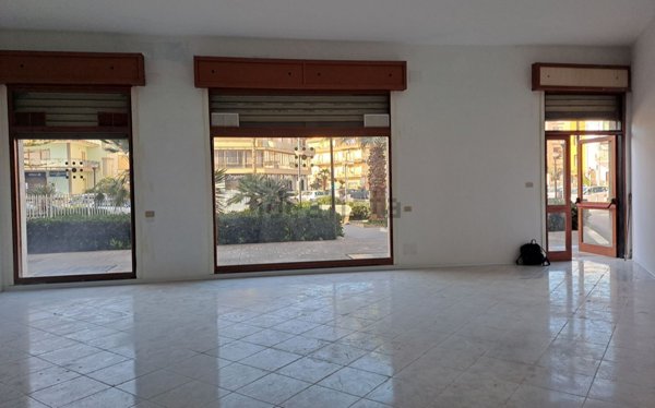 locale commerciale in affitto a Bagheria