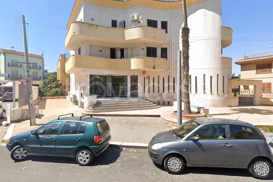 locale commerciale in vendita a Bagheria