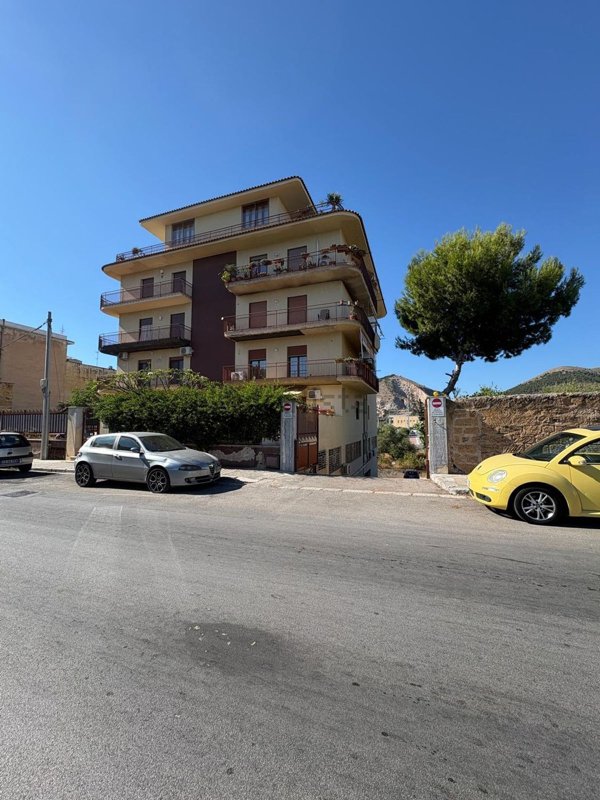 locale di sgombero in affitto a Bagheria