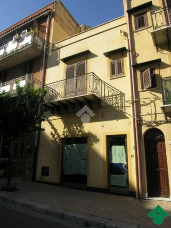 locale commerciale in affitto a Bagheria