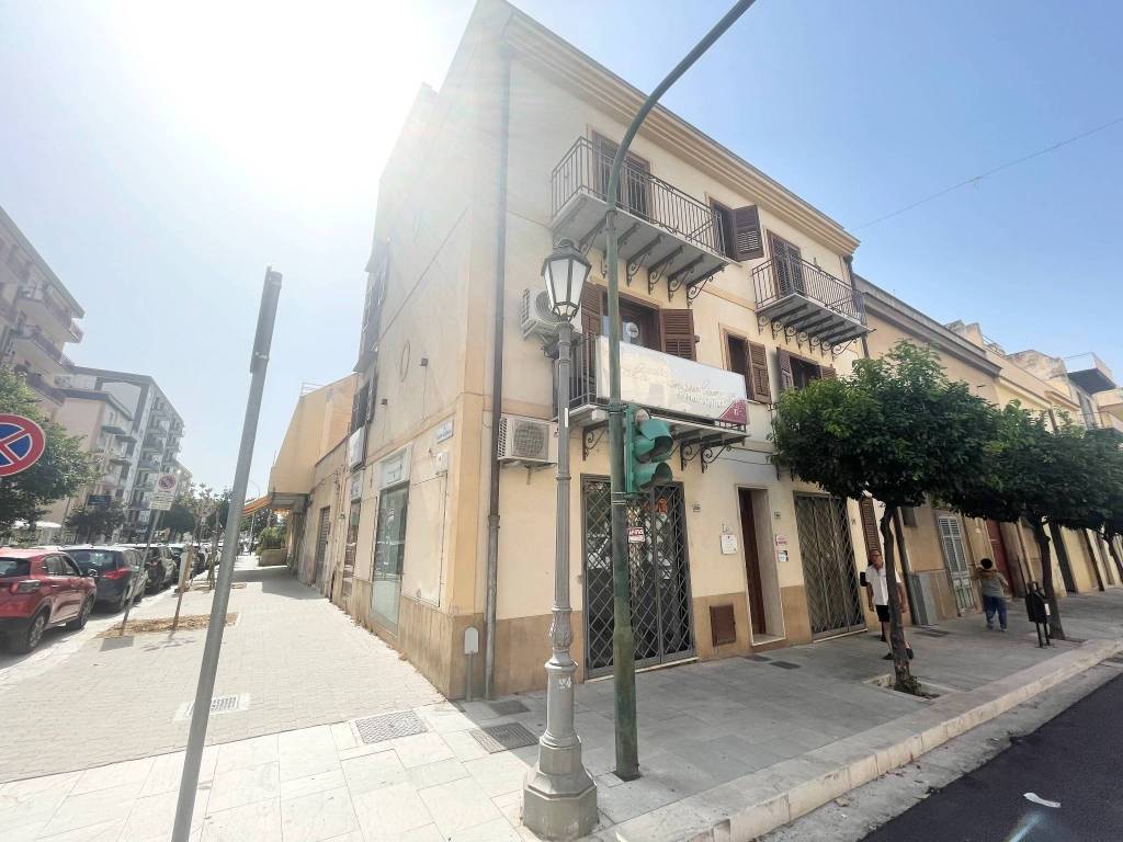 negozio in affitto a Bagheria