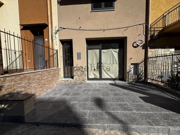 locale commerciale in affitto a Bagheria