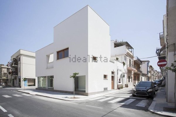 locale commerciale in affitto a Balestrate