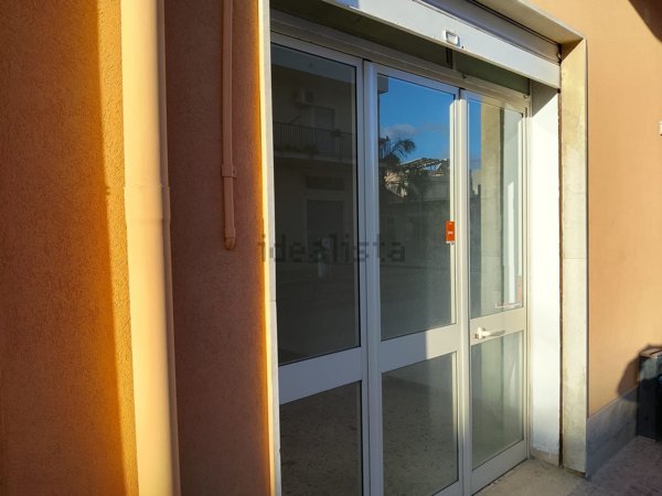 locale commerciale in affitto a Balestrate