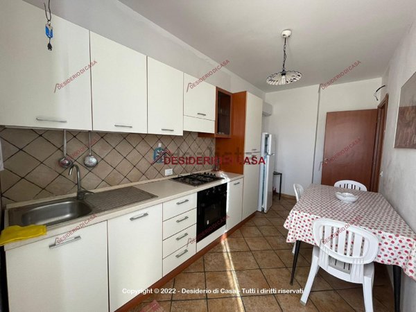 appartamento in affitto a Campofelice di Roccella