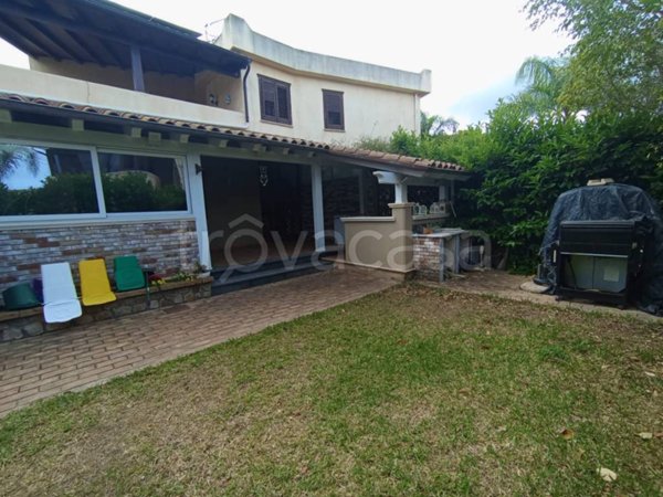 casa indipendente in affitto a Campofelice di Roccella
