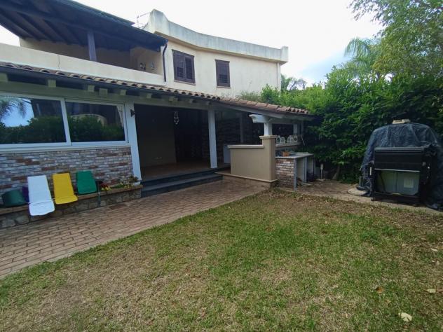 appartamento in affitto a Campofelice di Roccella