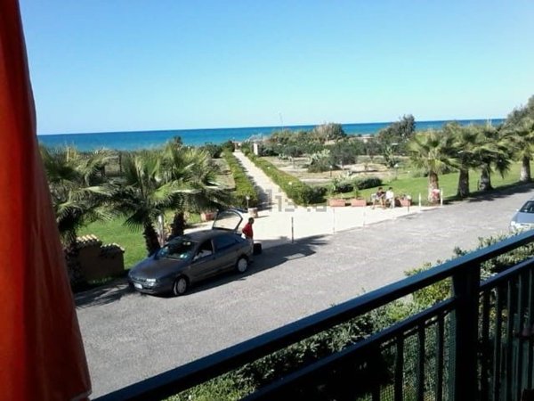 appartamento in affitto a Campofelice di Roccella