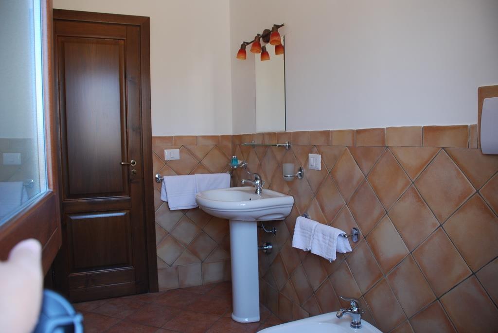 appartamento in affitto a Campofelice di Roccella