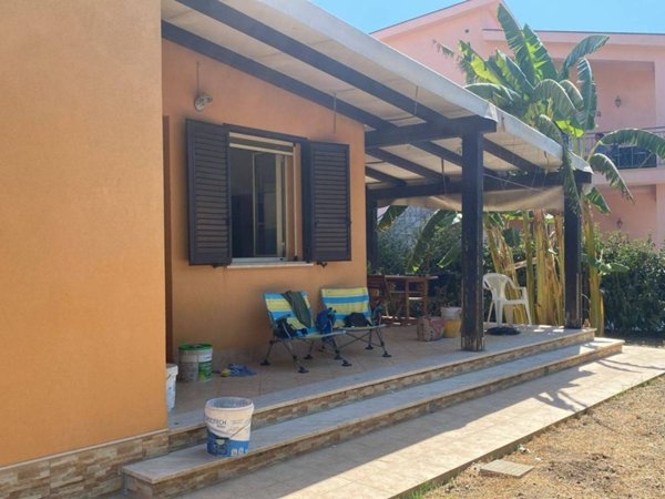 casa indipendente in affitto a Campofelice di Roccella