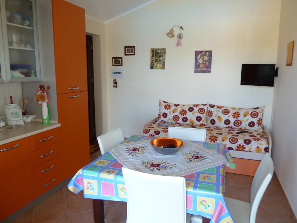 appartamento in affitto a Campofelice di Roccella