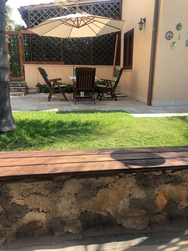 casa indipendente in affitto a Campofelice di Roccella