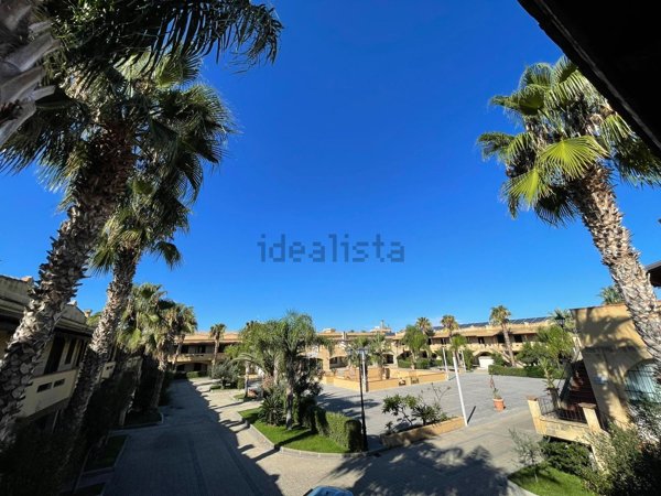 appartamento in affitto a Campofelice di Roccella