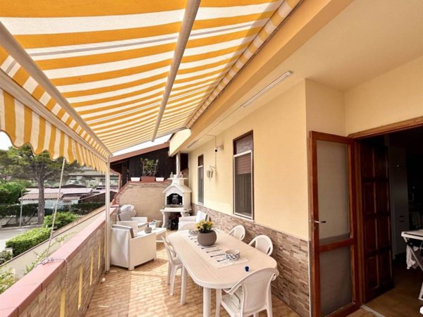 appartamento in affitto a Campofelice di Roccella