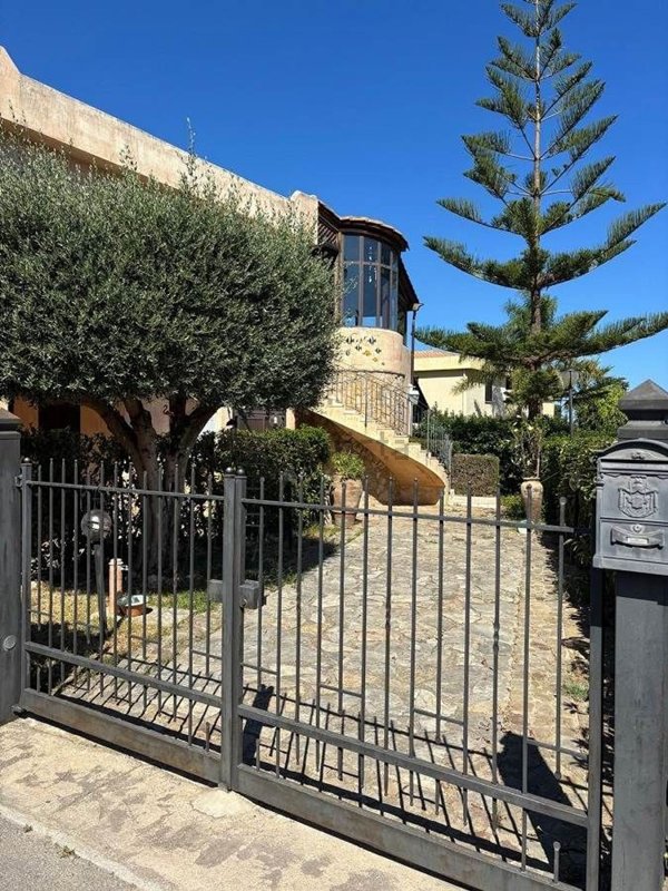 appartamento in affitto a Campofelice di Roccella