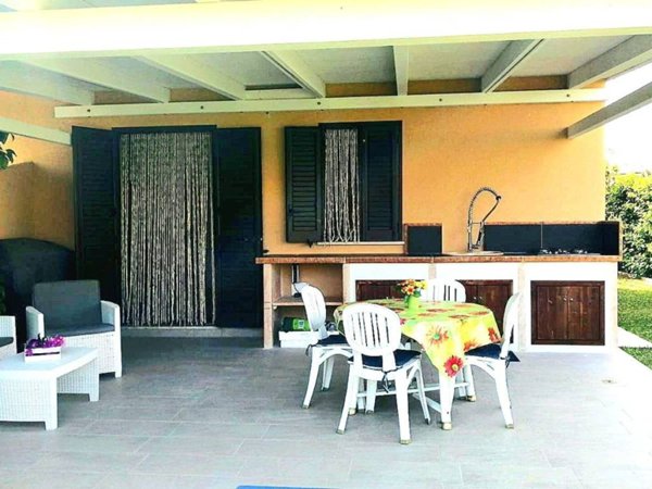 appartamento in affitto a Campofelice di Roccella