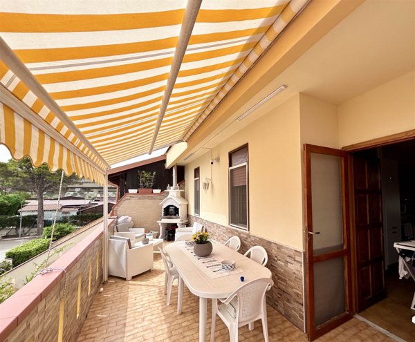 appartamento in affitto a Campofelice di Roccella