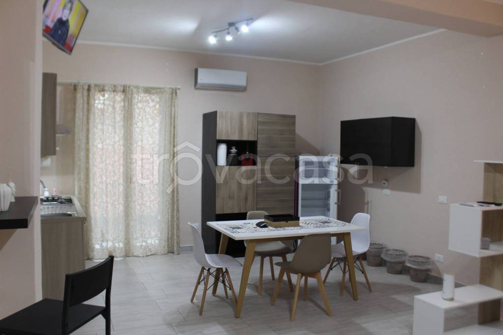 casa indipendente in affitto a Campofelice di Roccella