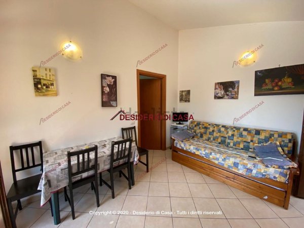 appartamento in affitto a Campofelice di Roccella