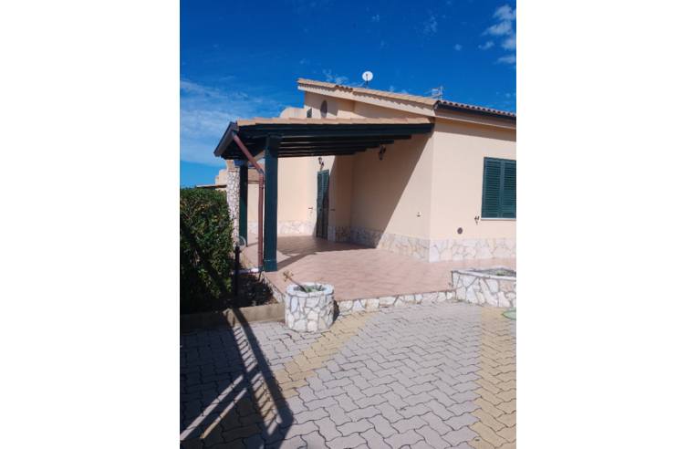 casa indipendente in affitto a Campofelice di Roccella