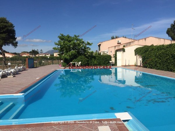 appartamento in affitto a Campofelice di Roccella