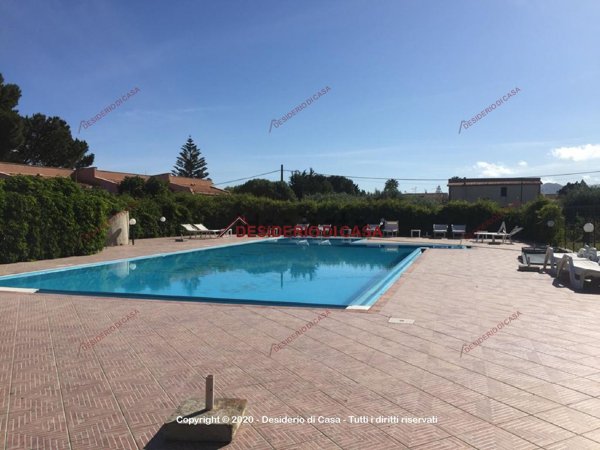 appartamento in affitto a Campofelice di Roccella