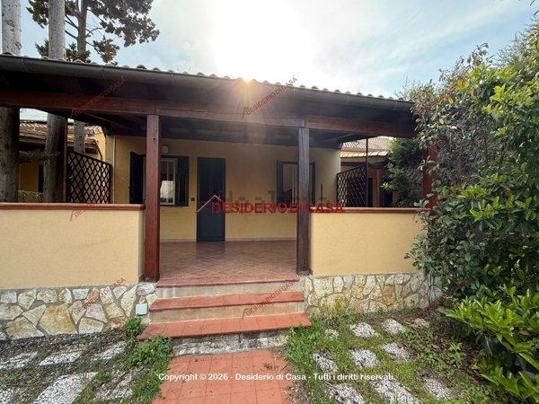 casa indipendente in affitto a Campofelice di Roccella