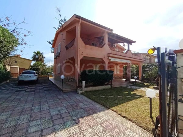 casa indipendente in affitto a Campofelice di Roccella