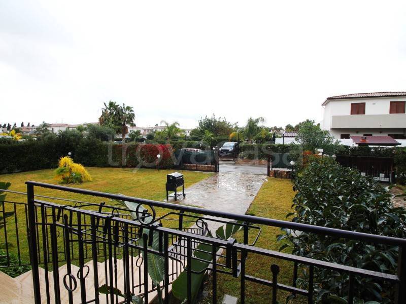 casa indipendente in affitto a Campofelice di Roccella