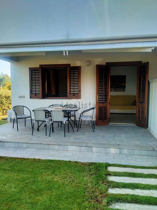 casa indipendente in affitto a Campofelice di Roccella