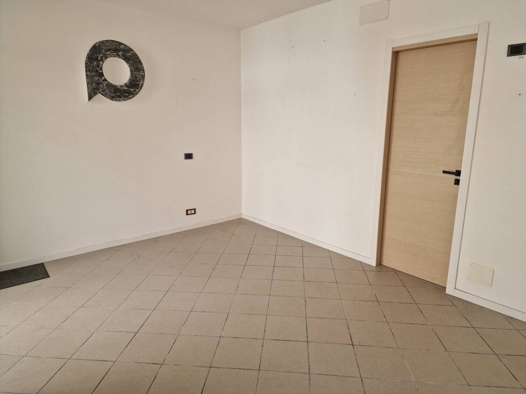 negozio in affitto a Capaci